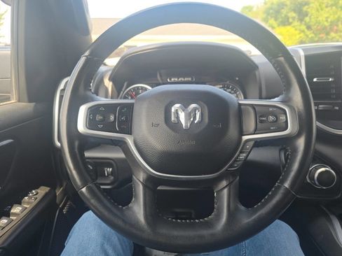 Used 2022 RAM 1500 Big Horn AWD/4WD image 37