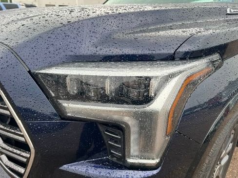 Used 2024 Toyota Sequoia Platinum AWD/4WD image 10