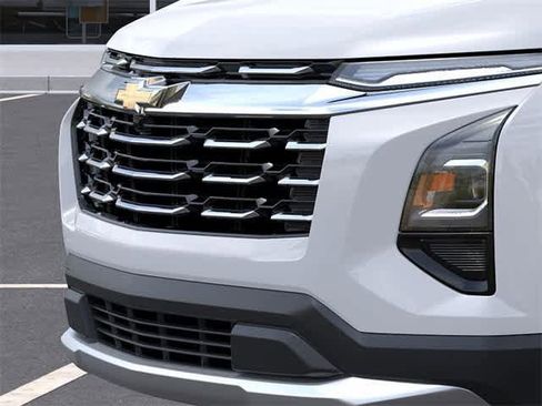 New 2025 Chevrolet Equinox LT image 13