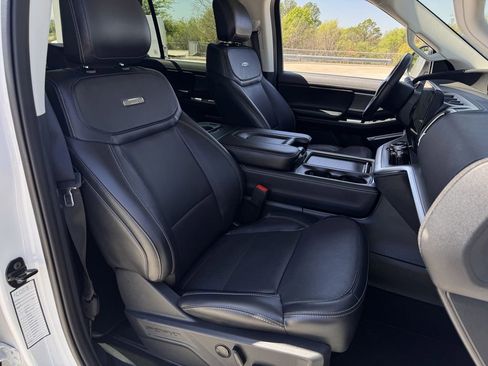 Used 2025 Ford Expedition Max Platinum AWD/4WD image 28
