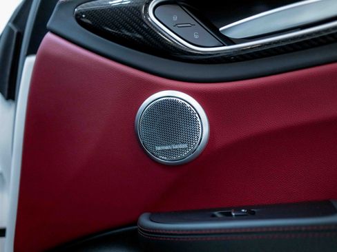 Used 2017 Alfa Romeo Giulia Quadrifoglio image 54