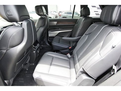 New 2026 Cadillac Vistiq Sport image 7