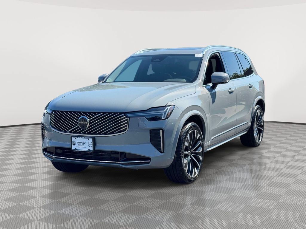 Used 2026 Volvo XC90 B6 Plus w/ Protection Package AWD/4WD image 2