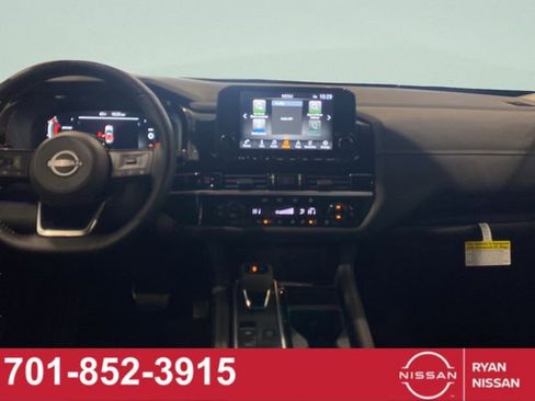 New 2025 Nissan Pathfinder Platinum image 15