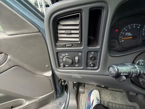 Used 2006 GMC Sierra 1500 SLE w/ Sierra Special Edition RWD image 10