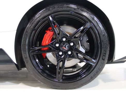 Used 2024 Chevrolet Corvette Stingray Premium Conv w/ Z51 Performance Package RWD image 78