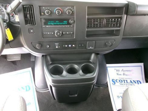 Used 2025 Chevrolet Express 3500 LT w/ LT Preferred Equipment Group RWD image 12