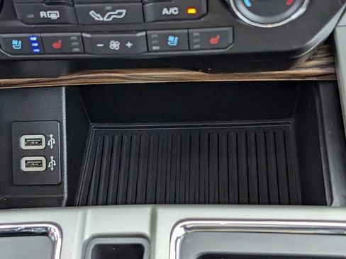 Used 2019 Ford F150 Lariat image 17