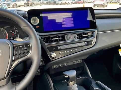 New 2025 Lexus ES 350 w/ Premium Package image 9