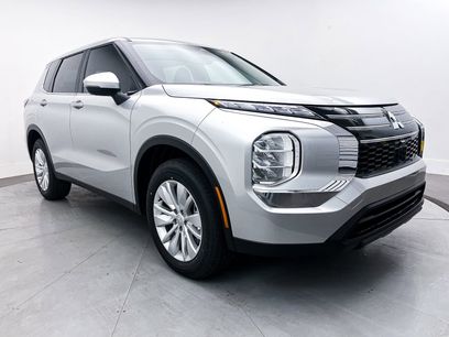 New 2025 Mitsubishi Outlander ES