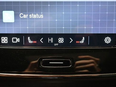 Used 2023 Volvo XC40 B5 Plus w/ Driver Assist Package image 22