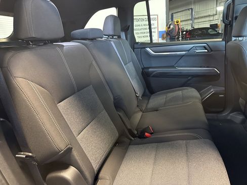 Used 2025 GMC Acadia Elevation image 28