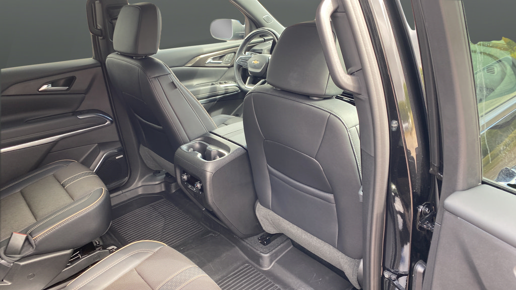 Used 2026 Chevrolet Traverse High Country w/ LPO, Floor Liner Package AWD/4WD image 10