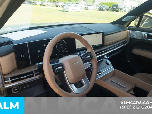 Used 2025 Hyundai Santa Fe Limited w/ Tow & Go Package image 6