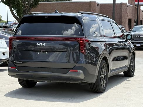 Used 2025 Kia Carnival SX Prestige FWD image 4
