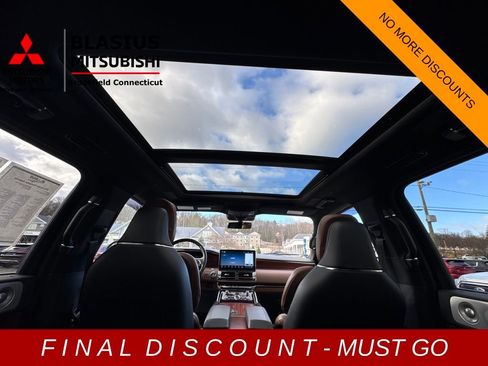 Used 2022 Lincoln Navigator Reserve image 38