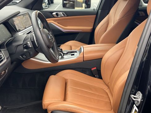 Used 2022 BMW X5 xDrive40i w/ M Sport Package image 13