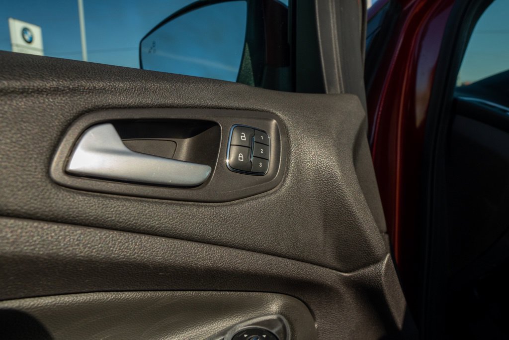 Used 2013 Ford Escape Titanium w/ Parking Technology Pkg FWD image 17
