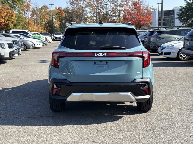 Used 2025 Kia Seltos EX AWD/4WD image 3