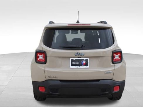 Used 2015 Jeep Renegade Latitude image 7