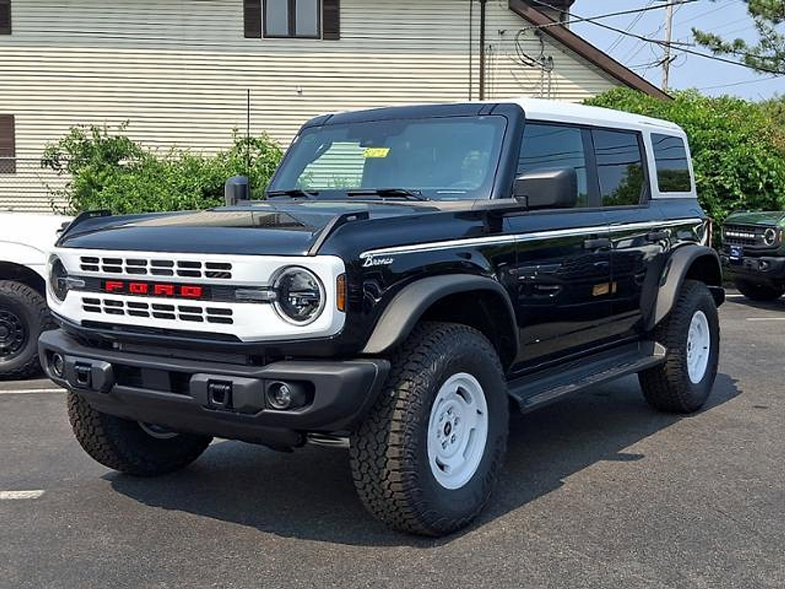 New 2026 Ford Bronco Heritage Edition AWD/4WD image 2