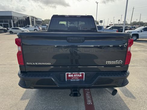 Used 2024 Chevrolet Silverado 2500 High Country AWD/4WD image 9