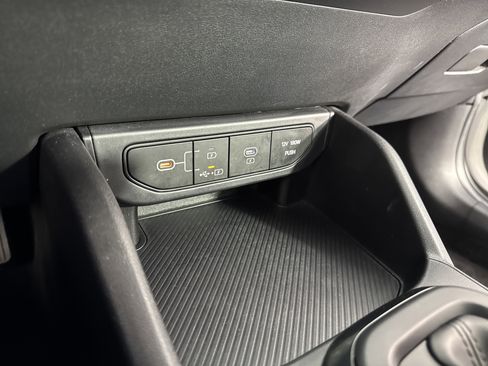 Used 2025 Kia K4 FWD image 33