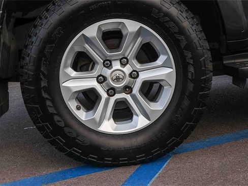 Used 2018 Toyota 4Runner SR5 image 8