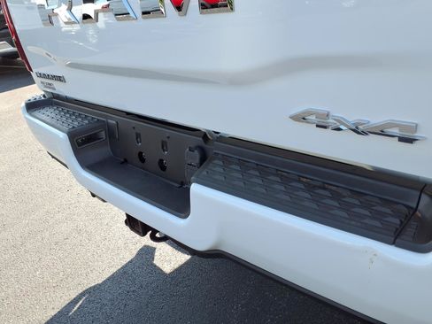 Used 2026 RAM 2500 Laramie AWD/4WD image 37