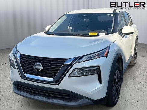 Used 2023 Nissan Rogue SV FWD image 3