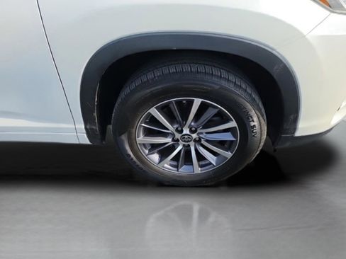 Used 2017 Toyota Highlander XLE FWD image 35