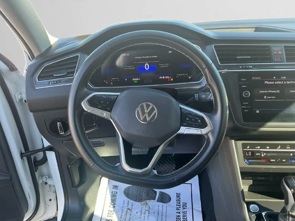 Used 2024 Volkswagen Tiguan SE AWD/4WD image 12