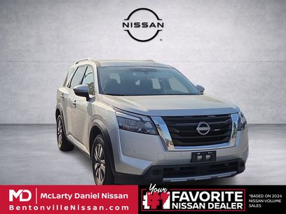 Used 2025 Nissan Pathfinder SL