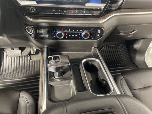 Used 2022 Chevrolet Silverado 1500 RST w/ Convenience Package II AWD/4WD image 18