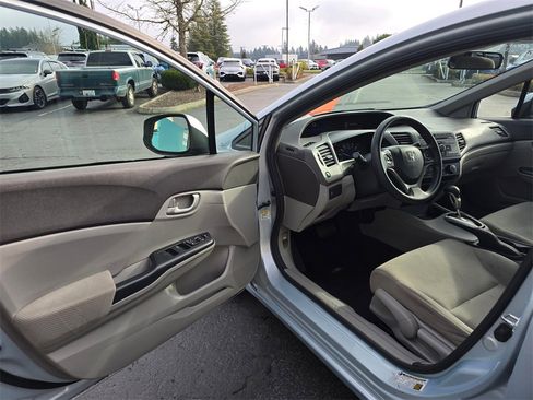 Used 2012 Honda Civic LX image 7