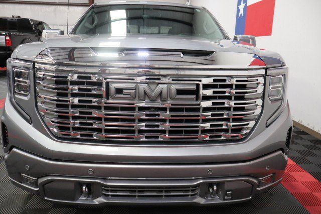 Used 2023 GMC Sierra 1500 Denali w/ Denali Reserve Package AWD/4WD image 17