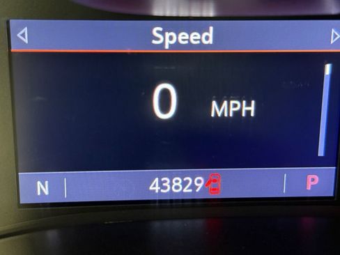 Used 2022 Chevrolet Colorado Z71 w/ Safety Package image 10