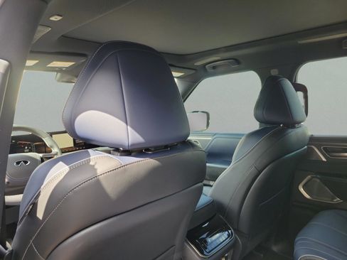 Certified 2026 INFINITI QX80 4WD w/ Sport Exterior Package image 23