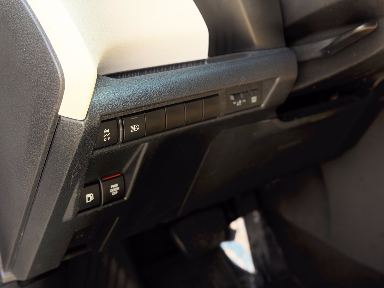 Used 2021 Toyota Sienna XLE FWD image 18