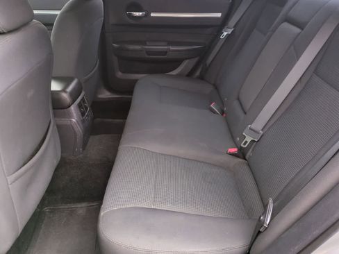 Used 2010 Dodge Charger SXT image 19