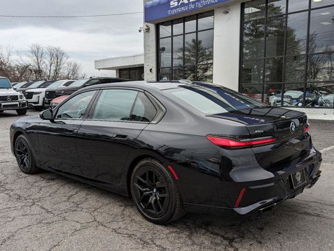 Used 2023 BMW 760i xDrive image 10