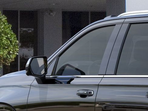 New 2026 Chevrolet Suburban Premier RWD image 12