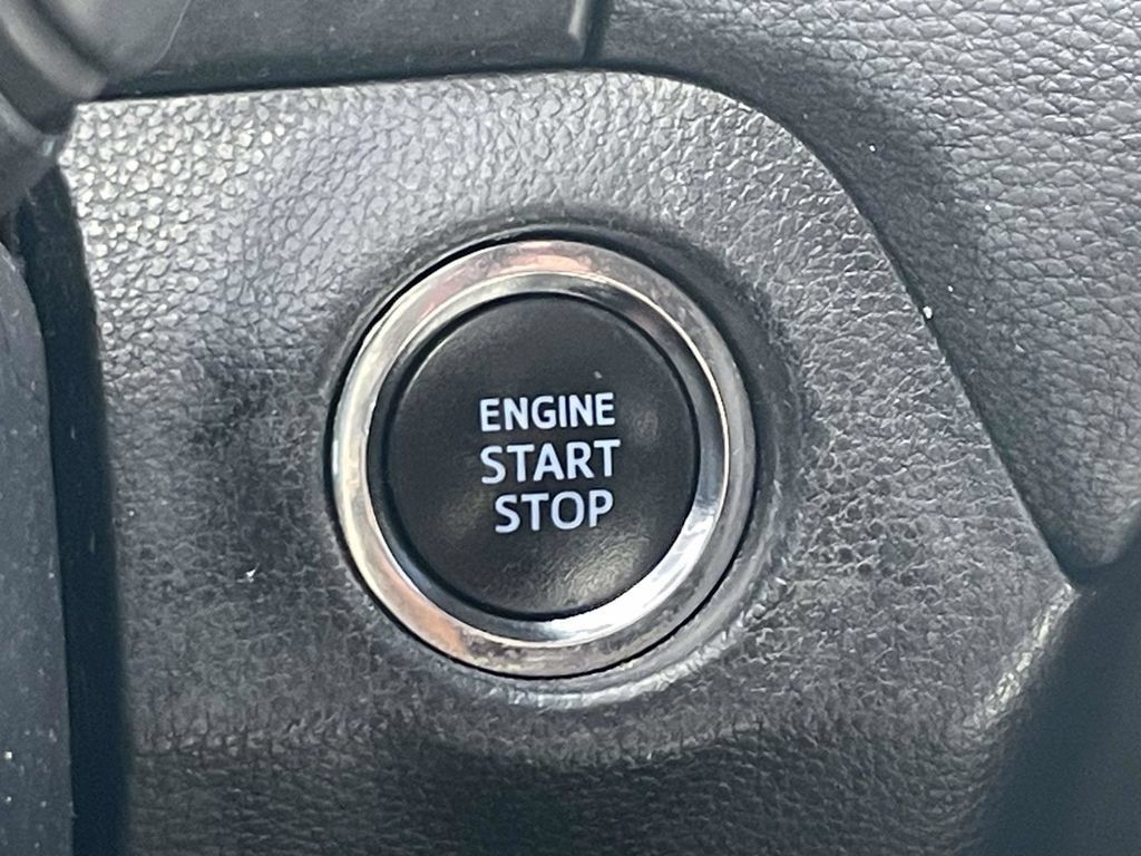 Used 2021 Toyota RAV4 XLE FWD image 26
