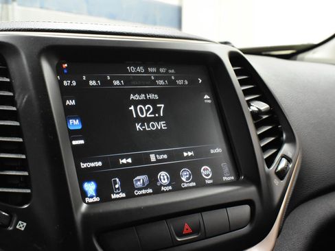 Used 2015 Jeep Cherokee Latitude w/ Cold Weather Group AWD/4WD image 16