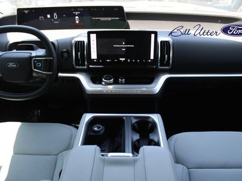 New 2027 Ford Expedition Platinum w/ Platinum Ultimate Package AWD/4WD image 12
