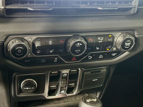 Used 2024 Jeep Wrangler Sahara w/ Safety Group image 23