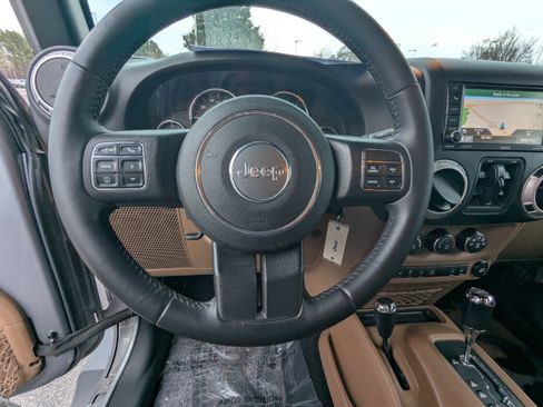 Used 2018 Jeep Wrangler Unlimited Sahara w/ Connectivity Group image 16