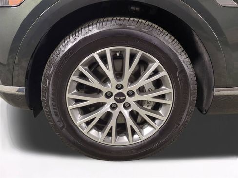 Used 2025 Genesis GV80 2.5T Standard AWD/4WD image 11