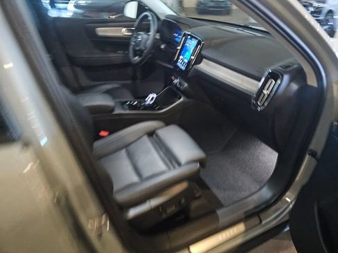 Certified 2025 Volvo XC40 B5 Ultra AWD/4WD image 11