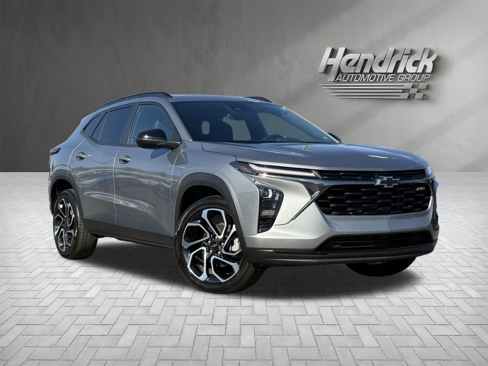 Used 2024 Chevrolet Trax RS FWD image 2